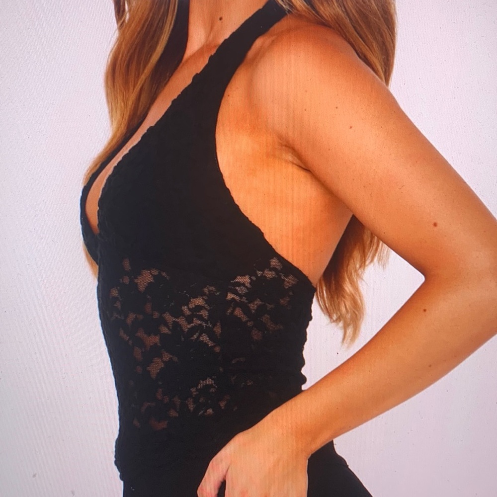 Black Lace Halter V-Neck Bodysuit - Picture 3 of 4